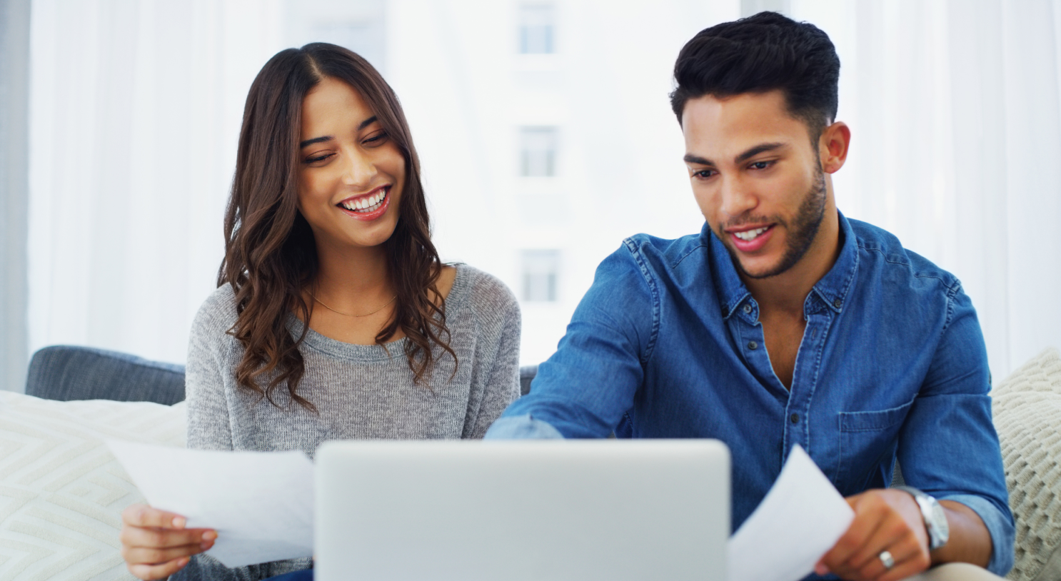 Protección con MFA, identidad digital y biometría para accesos y transacciones
